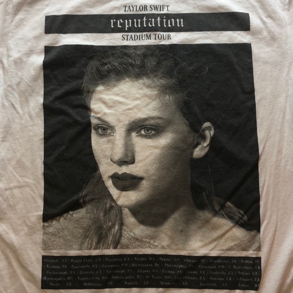 Taylor Swift reputation Tour White Tee - Picture 2 of 4